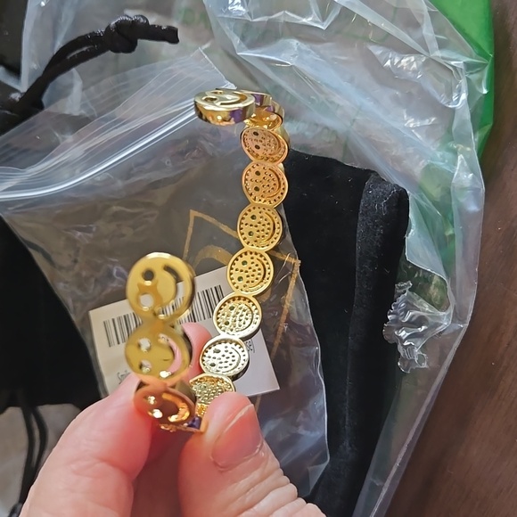 NIP Smiley Cuff Bracelet - Picture 4 of 5